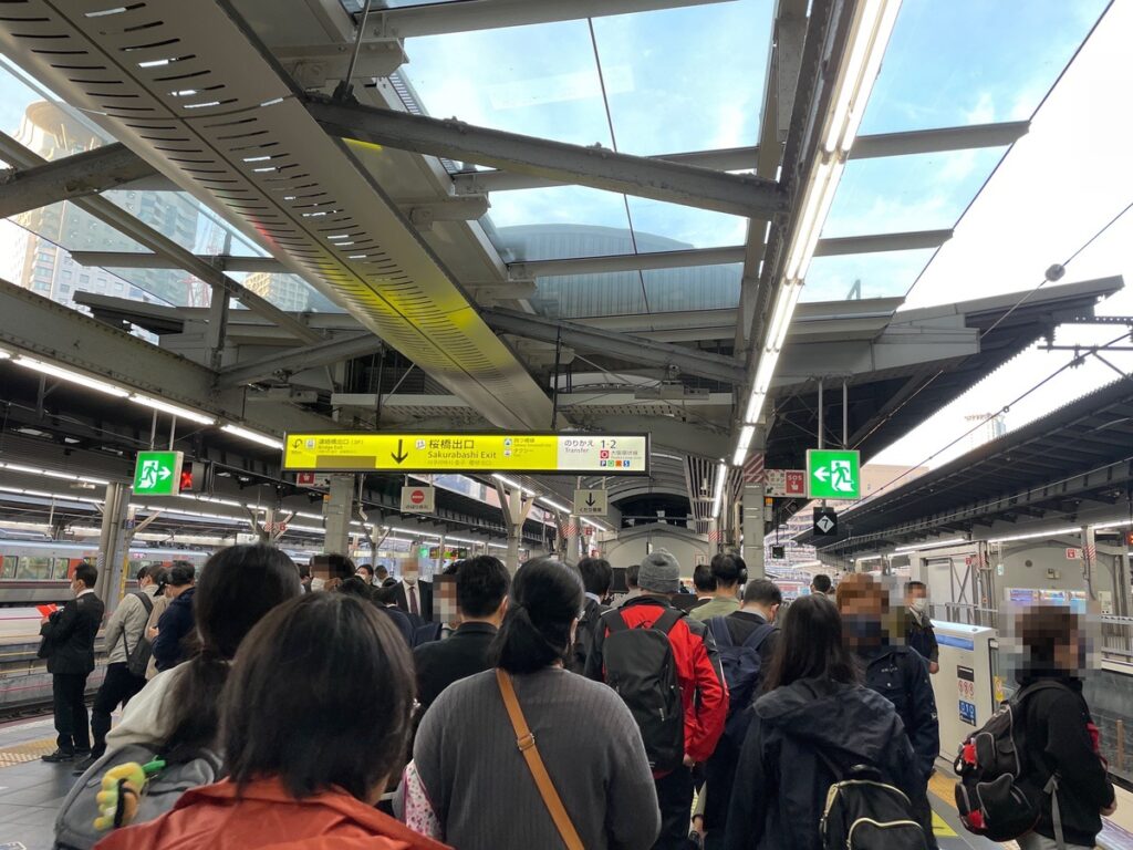 大阪駅の人混み
